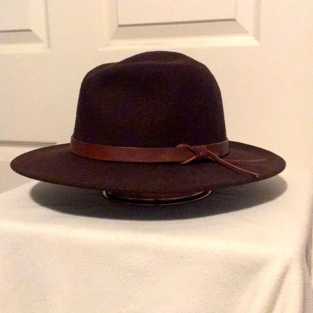 London fog brown hat